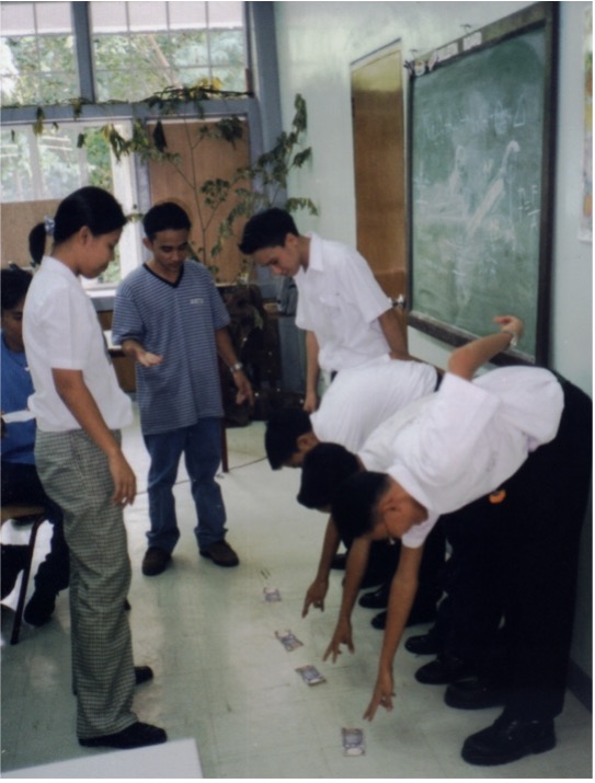 ../../_images/02-33CenterOfMass2LR.jpg